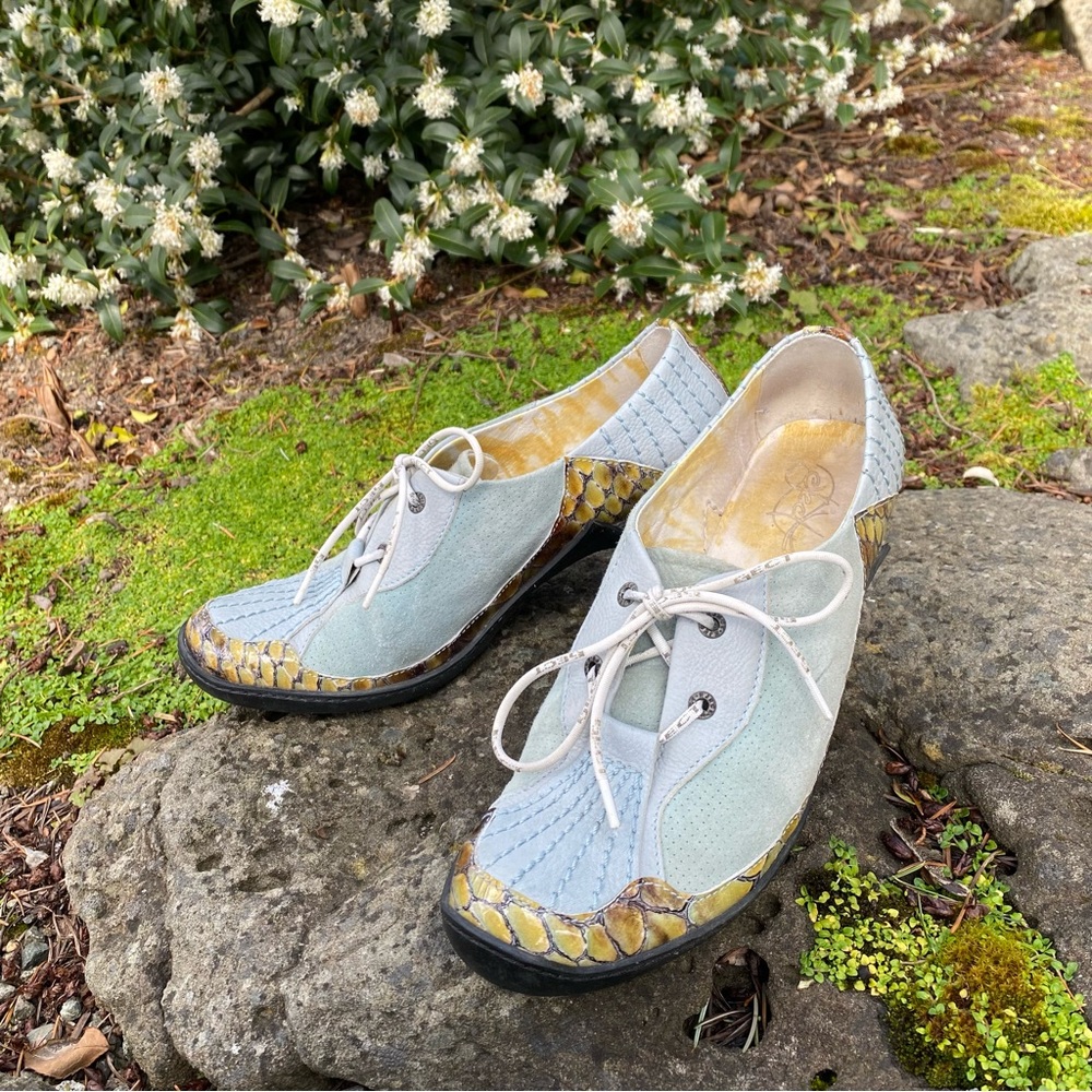 Unique Eject shoes